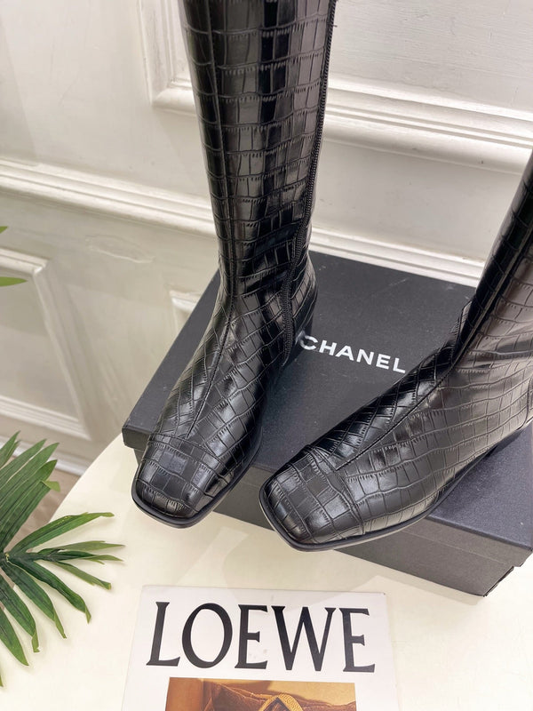CC Double C Knee-High Boots 3.5CM Black Croc-Embossed Leather 946895