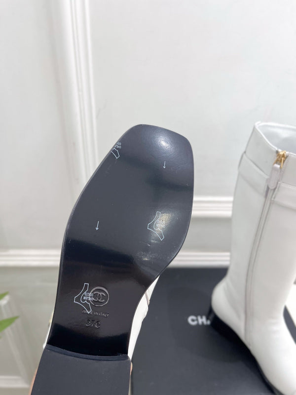 CC Double C Knee-High Boots 3.5CM White Leather 946892