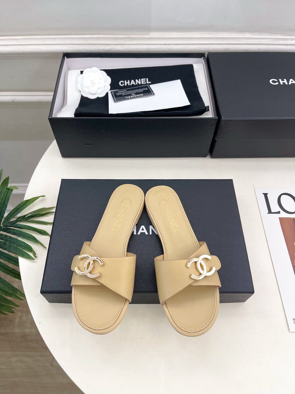 CC 26ss Pre-Collection Double C Slide Sandals Beige Leather 946872