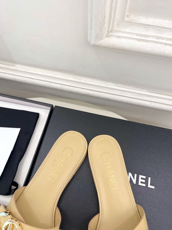 CC 26ss Pre-Collection Double C Slide Sandals Beige Leather 946872