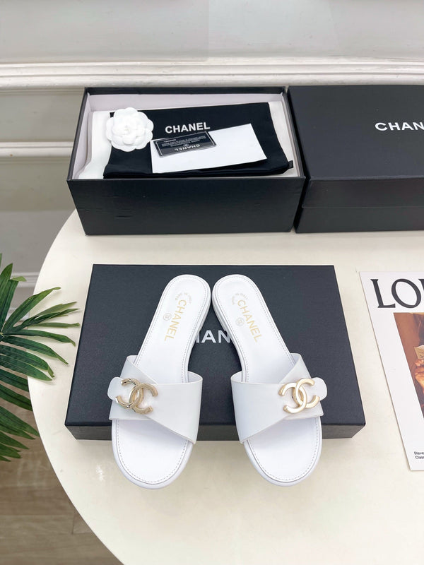 CC 26ss Pre-Collection Double C Slide Sandals White Leather 946870