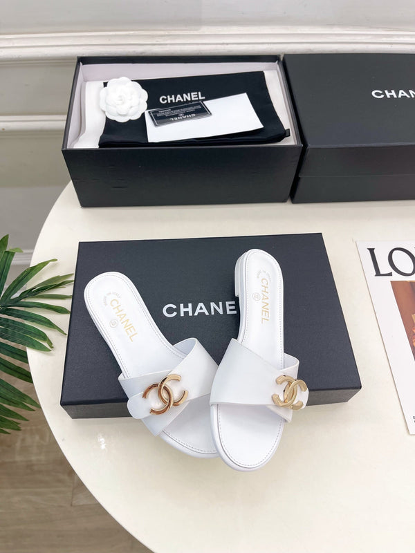 CC 26ss Pre-Collection Double C Slide Sandals White Leather 946870