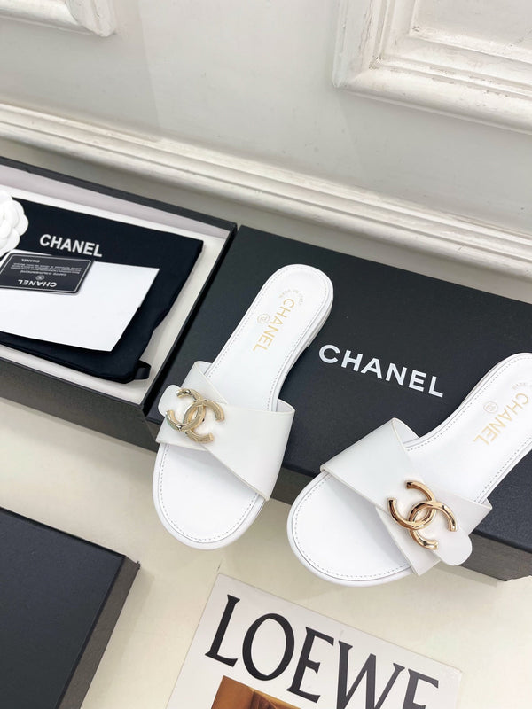 CC 26ss Pre-Collection Double C Slide Sandals White Leather 946870