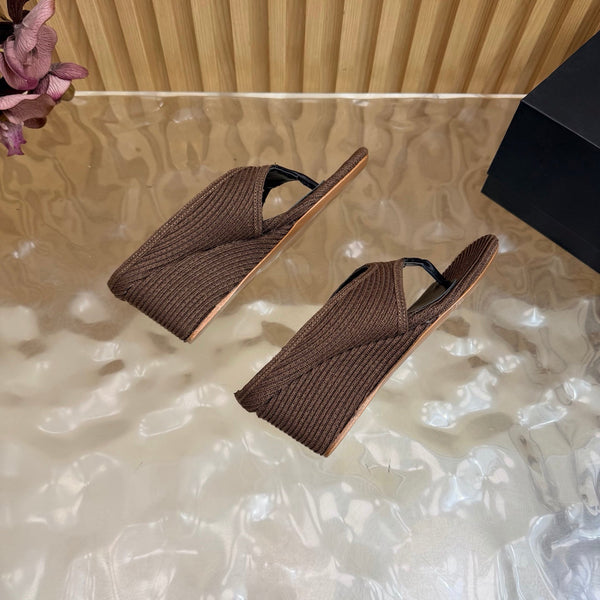 Alaia Cube Thong Wedge Sandals Brown Raffia 949329
