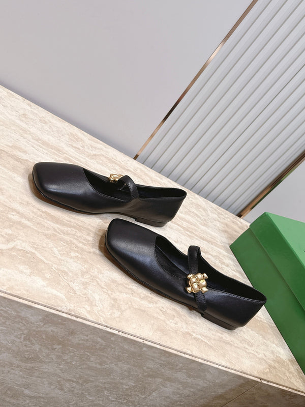 BV Charlotte Mary Jane Flat Black Cowhide Leather 954585