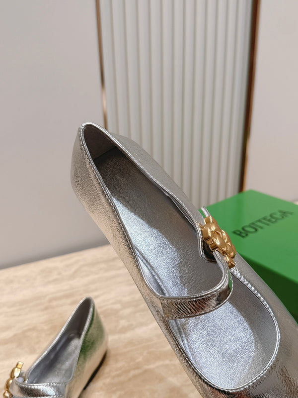 BV Charlotte Mary Jane Flat Silver Cowhide Leather 954583