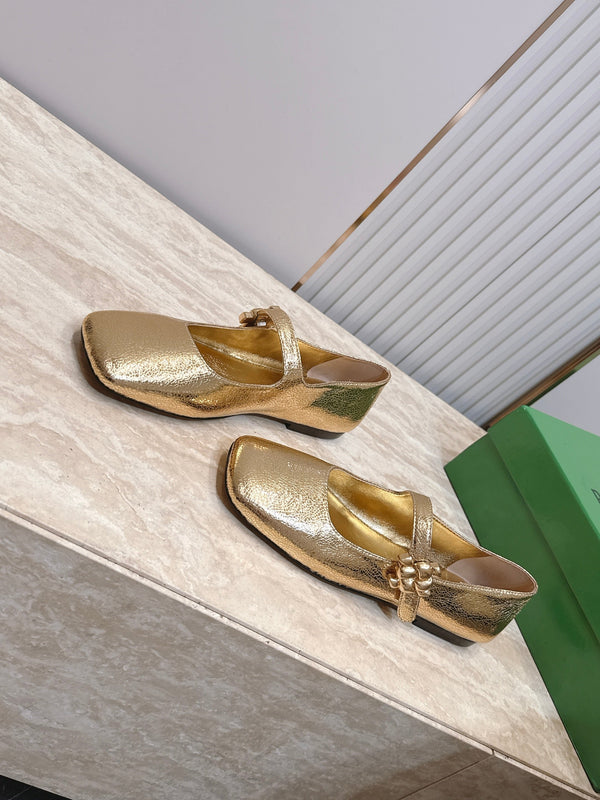 BV Charlotte Mary Jane Flat Gold Cowhide Leather 954582