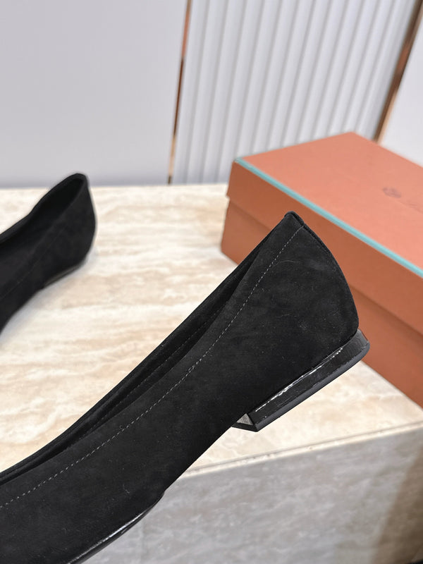 LP Primula Pointed-Toe Ballet Flats Silk Bow Black Suede 954477