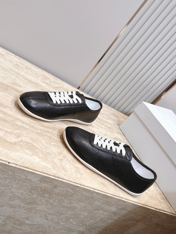 TR Low-Top Sneakers Black Textured Leather 954417
