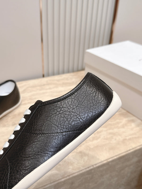 TR Low-Top Sneakers Black Textured Leather 954417
