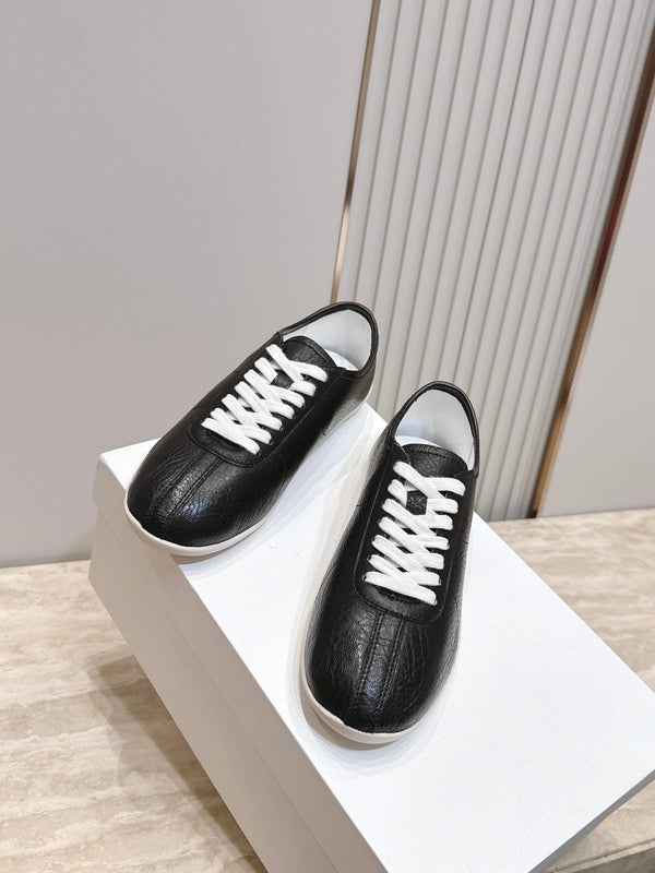TR Low-Top Sneakers Black Textured Leather 954417