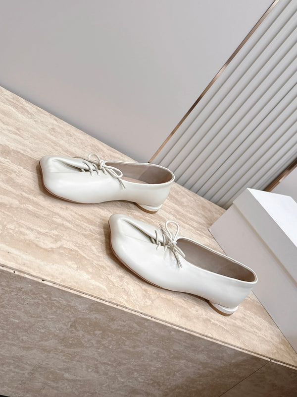 TR Lace-Up Ballet Flats Square Toe Cream Leather 954411