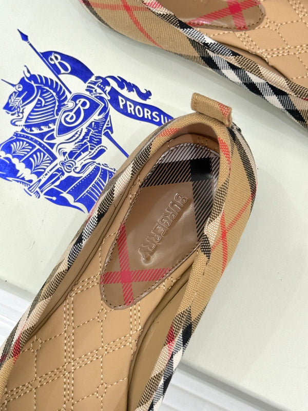 Burberry Robin Ballet Flats Beige Check Canvas 956168