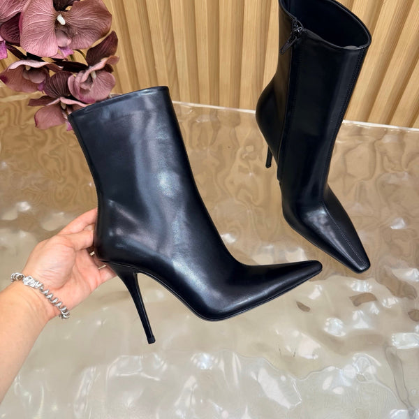 YSL Pointed-Toe Stiletto Ankle Boots 8CM Black Leather 955831