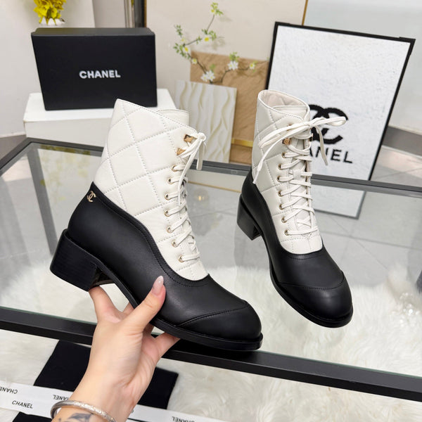CC Lace-Up Ankle Boots 5CM White Black Quilted Leather 958901