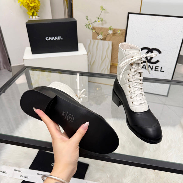 CC Lace-Up Ankle Boots 5CM White Black Quilted Leather 958901