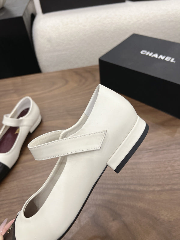 CC Square-Toe Mary Jane Flats White Black Lambskin 961511