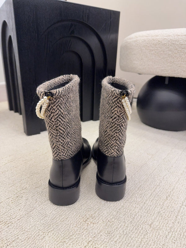 CC Mid-Calf Boots 4CM Pearl Chain Gold Charm Black Tweed Leather 961501