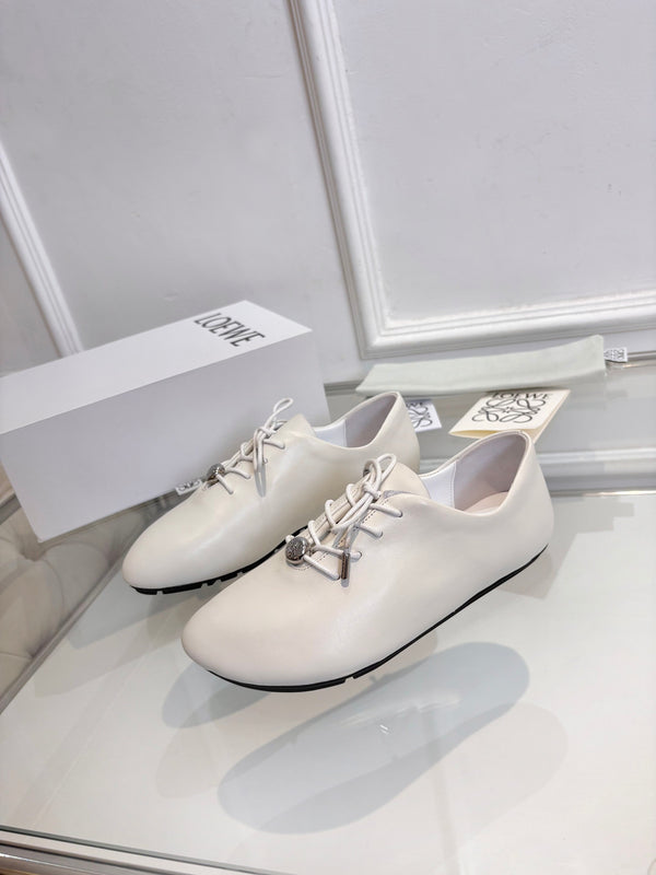 LW Pebble Lace-Up Shoes White Nappa Sheepskin 984750