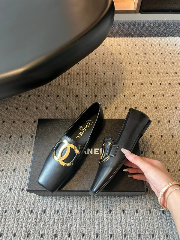 CC Logo Loafers Black Leather 984402