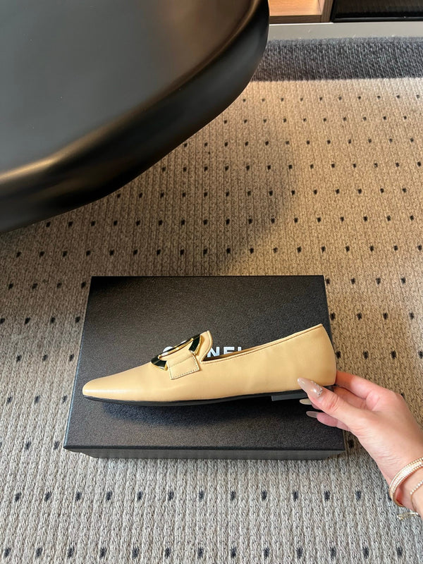 CC Logo Loafers Beige Leather 984400