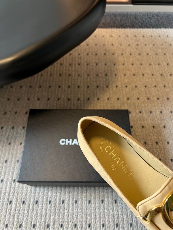CC Logo Loafers Beige Leather 984400