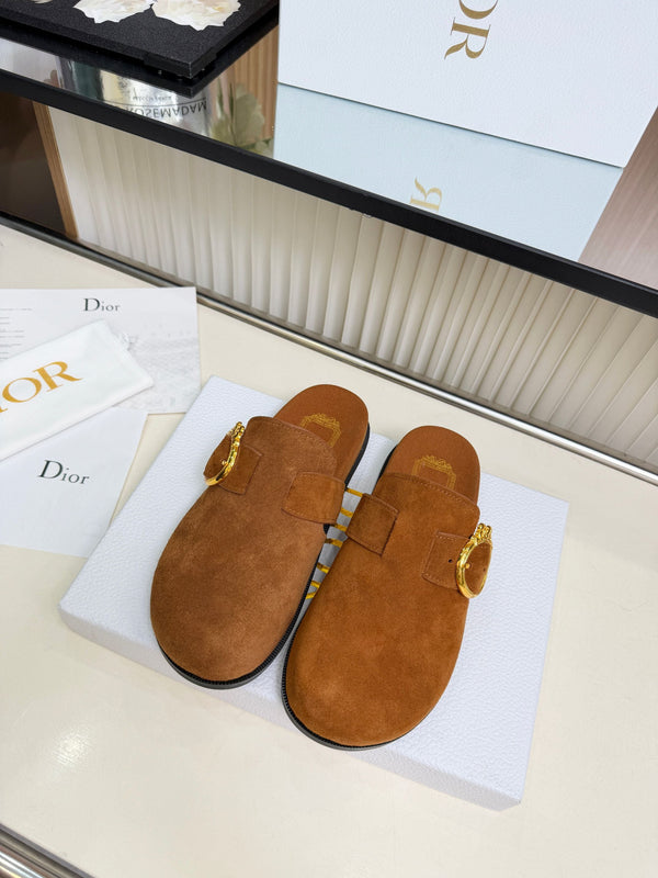 CD Médaillon Buckle Mules Cognac Brown Suede 987050