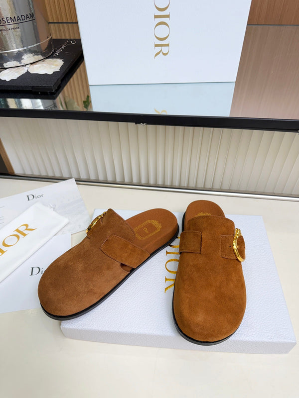 CD Médaillon Buckle Mules Cognac Brown Suede 987050