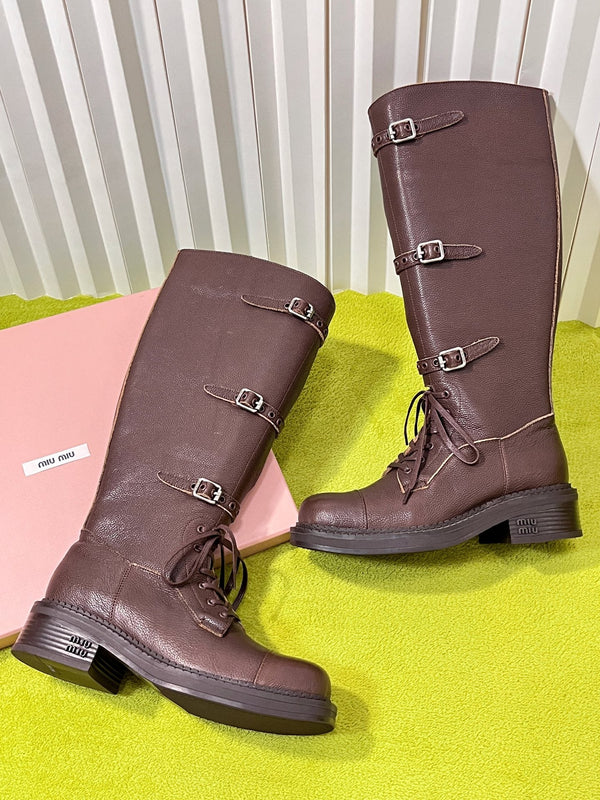 Miu 26S Knee-High Lace-Up Boots 4CM Triple Buckle Brown Pebbled Leather 137191