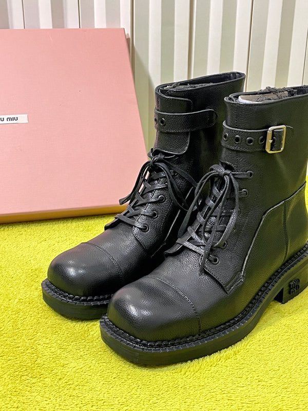 Miu 26S Mid-Calf Lace-Up Boots 4CM Triple Buckle Black Pebbled Leather 137188