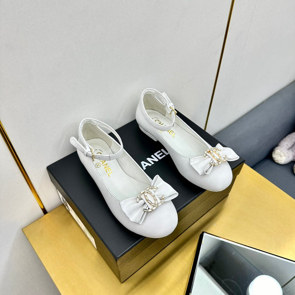 CC 26S Mary Jane Flats Bow Logo Charm White Leather 140314