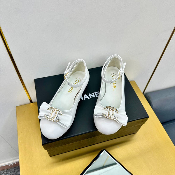CC 26S Mary Jane Flats Bow Logo Charm White Leather 140314