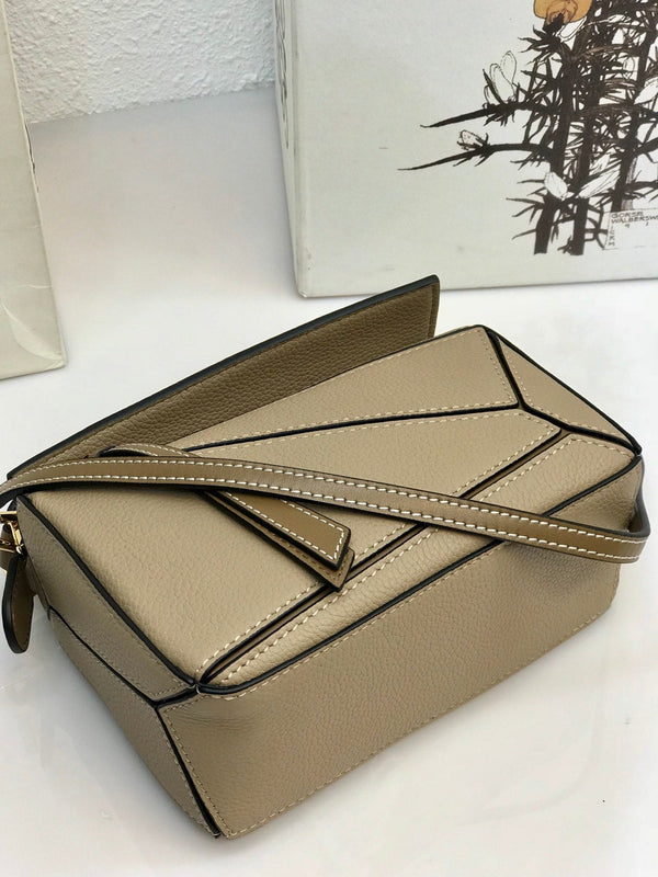 LOE MINI 18 PUZZLE BAG IN DARK KHAKI GREEN CALFSKIN