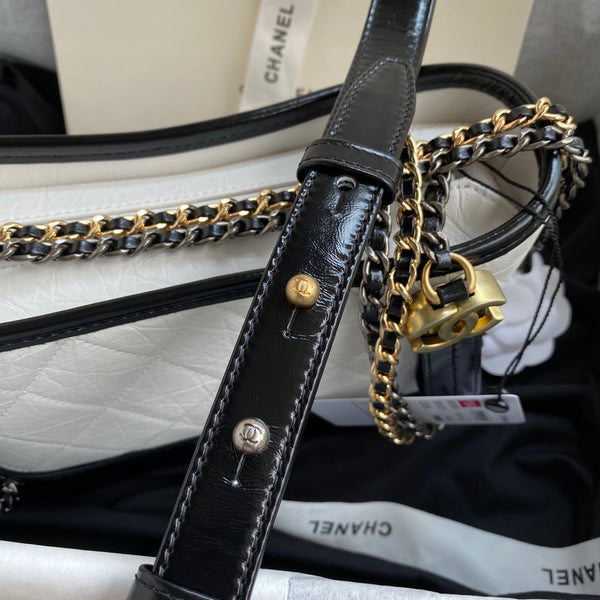 Chanel 25 Gabrielle Black White 20cm Calfskin 289506