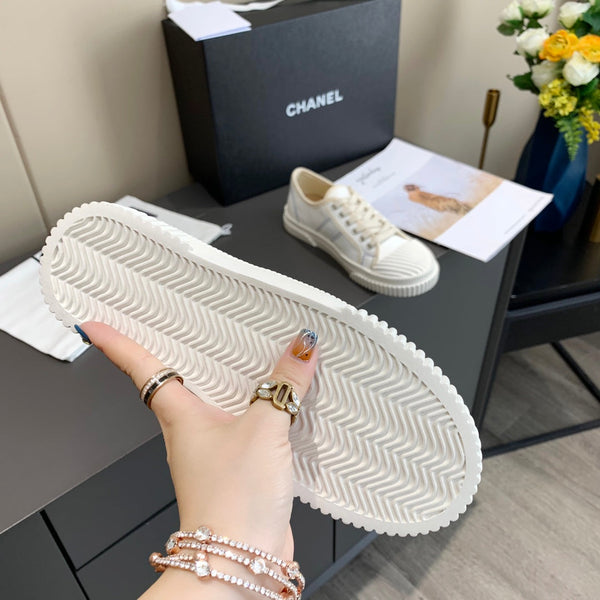 CC 26s Sneaker White Canvas 868470