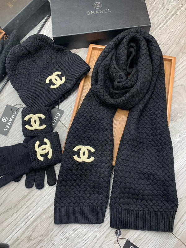 CC Hat Scarf Gloves Set Knit Black Logo 475104