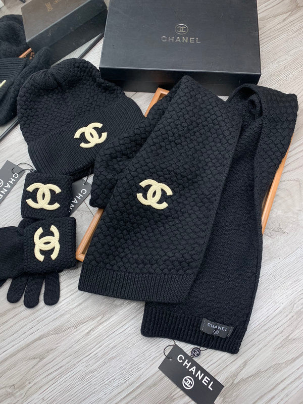 CC Hat Scarf Gloves Set Knit Black Logo 475104