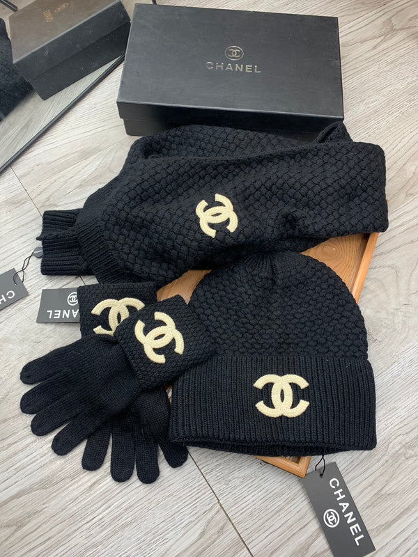 CC Hat Scarf Gloves Set Knit Black Logo 475104