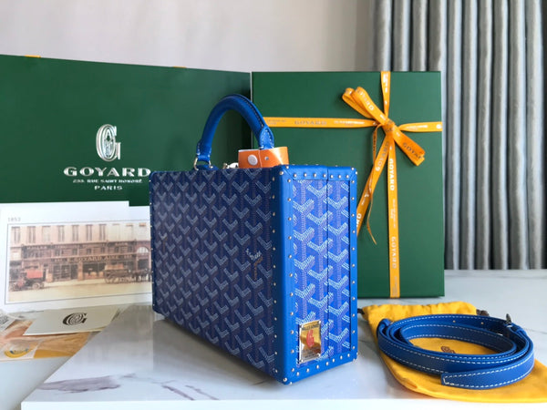GRAND HÔTEL TRUNK BAG 24 IN BLUE GOYARDINE CANVAS AND CALFSKIN