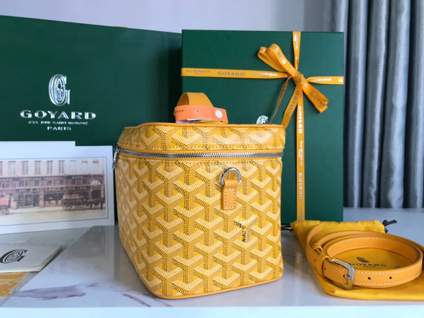 MUSE VANITY CASE 20 IN YELLOW GOYARDINE CANVAS