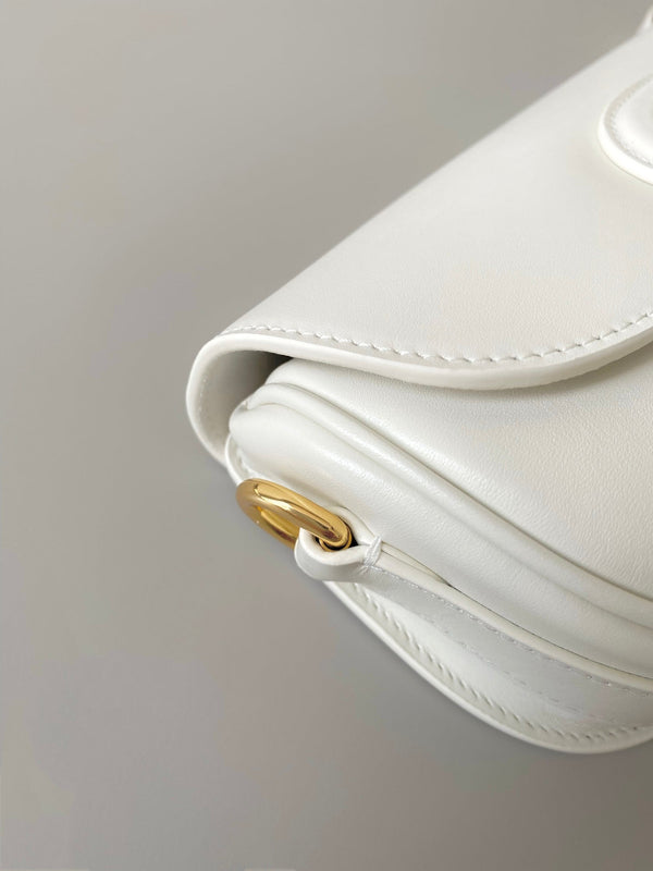 medium cd east west bobby 22cm white calfskin ghw