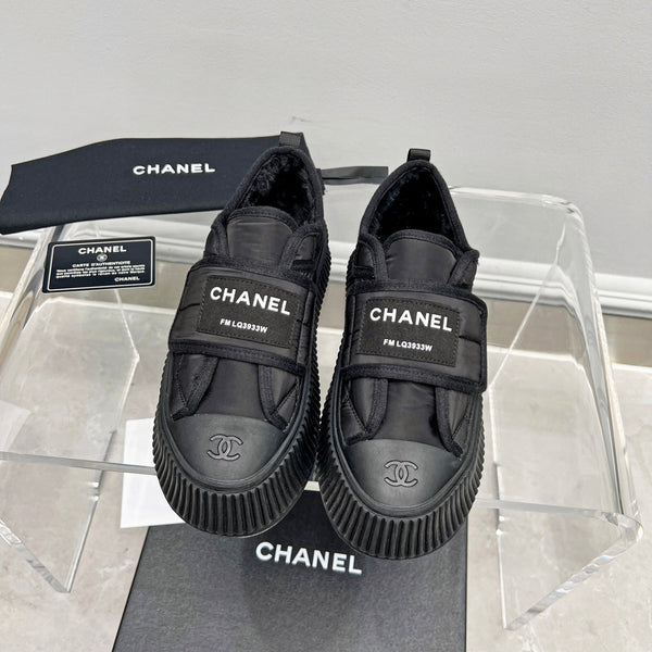 CC Low Sneaker Thick-Soled Black Rain Velvet Fabric