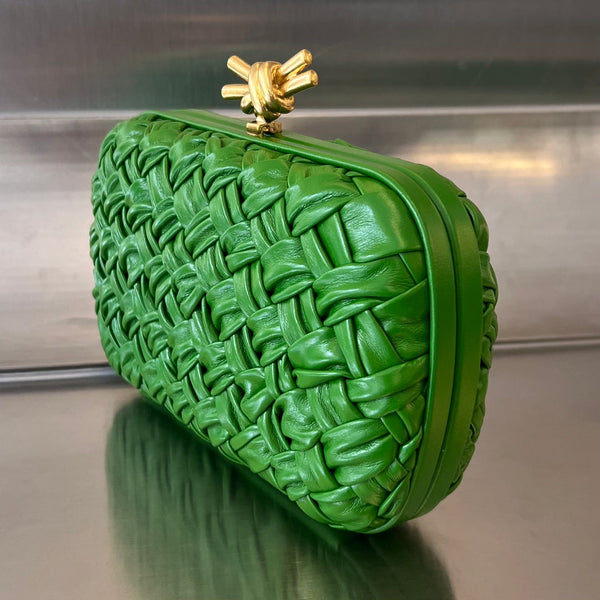 KNOT 19 IN EMERALD GREEN LAMBSKIN
