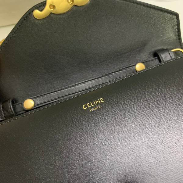 WALLET ON CHAIN MARGO 19 IN BLACK SMOOTH CALFSKIN GOLD HARDWARE