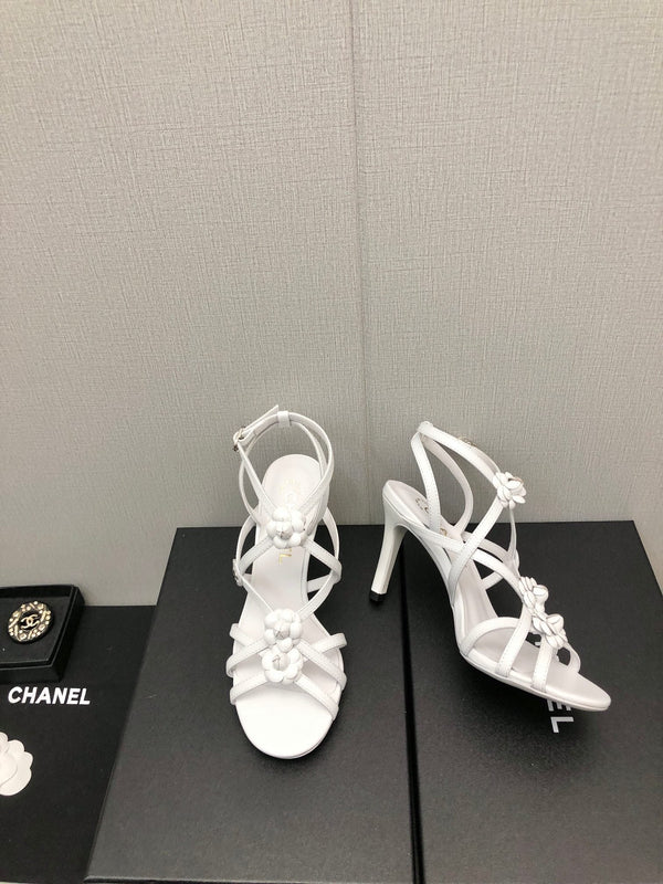FLORAL HIGH HEEL SANDAL IN WHITE LAMBSKIN
