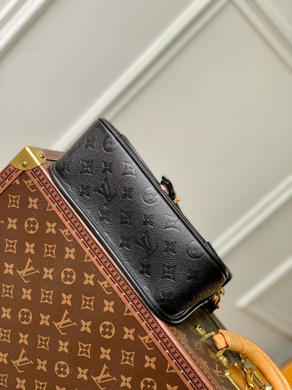 diane 24 black monogram empreinte leather
