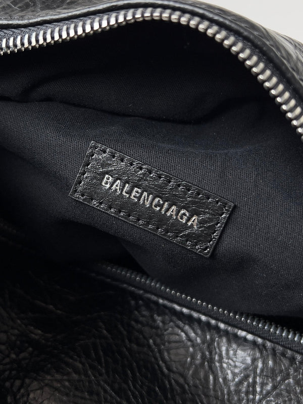SUPERBUSY LARGE SLING BAG 42 IN BLACK LAMBSKIN