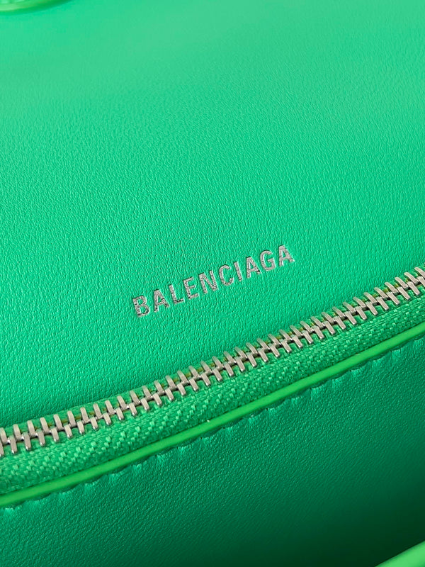 CRUSH CHAINED BAG 25 IN GREEN QUILTED CRUSHED CALFSKIN SILVER HARDWARE