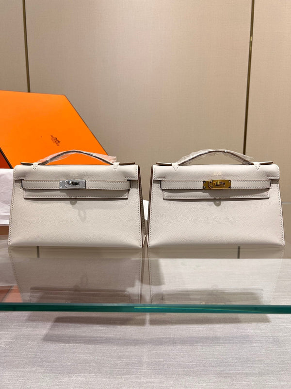 HM KELLY POCHETTE 22CM WHITE SWIFT SILVER HARDWARE