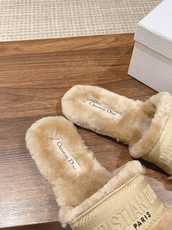 CD Dway Slide Beige Fleece Lining And Canvas Fabric